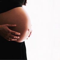 Vad behöver jag egentligen veta om träning efter förlossning?