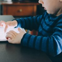 Hjärnforskaren: Ipads och tv-tittande ger barn IQ-brist